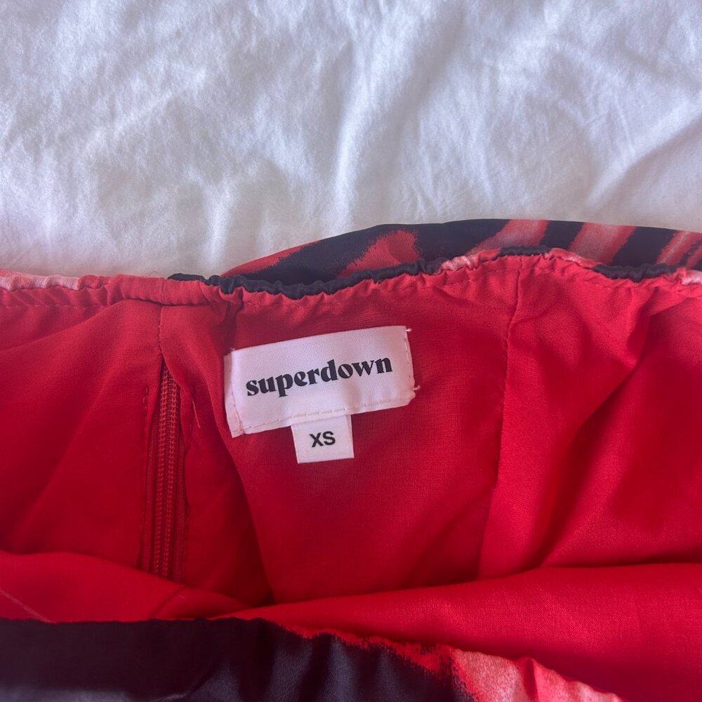 Superdown Della Ruched Strapless Top In Red Multi Size X-small - Picture 4 of 6